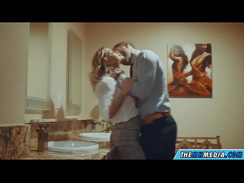 ❤️ Uma blonde obugaxayo ekuyenga endlini yangasese yomphakathi Ividiyo yocansi ku-porn zu.extratorrents.top ❌️❤